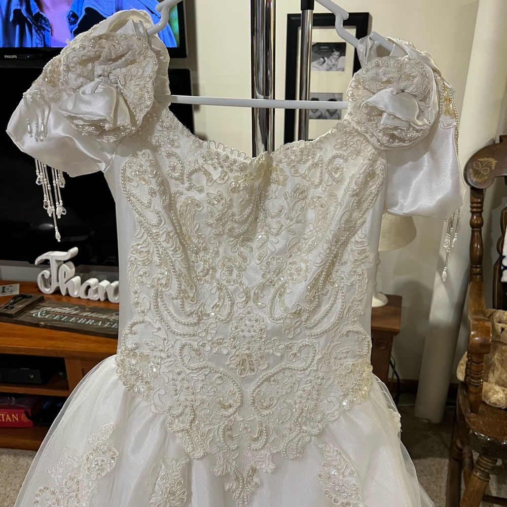 Moonlight Wedding Dress w/Long Train - Picture 9 of 10